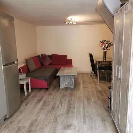 Palaz 1 - 2 Bedroom Garden Flat Edmonton Ngoại thất bức ảnh