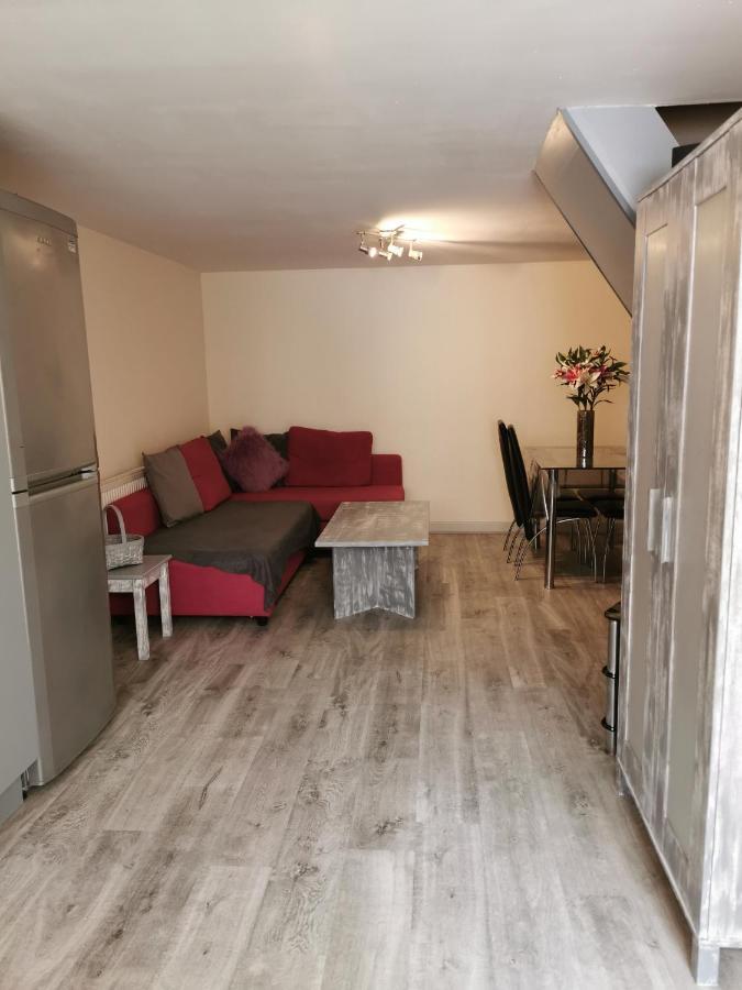 Palaz 1 - 2 Bedroom Garden Flat Edmonton Ngoại thất bức ảnh