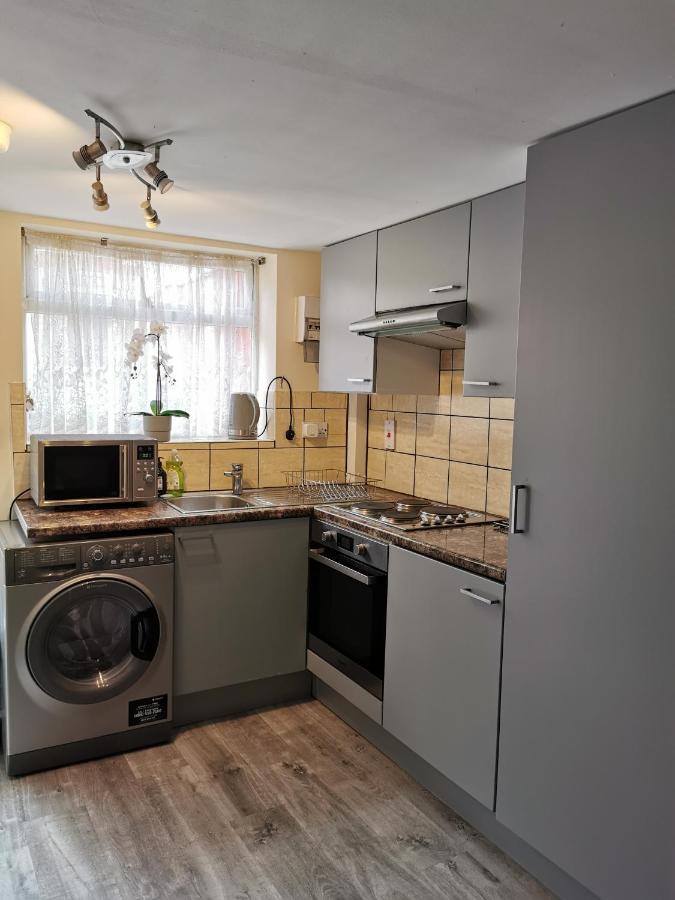 Palaz 1 - 2 Bedroom Garden Flat Edmonton Ngoại thất bức ảnh