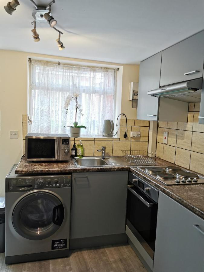 Palaz 1 - 2 Bedroom Garden Flat Edmonton Ngoại thất bức ảnh
