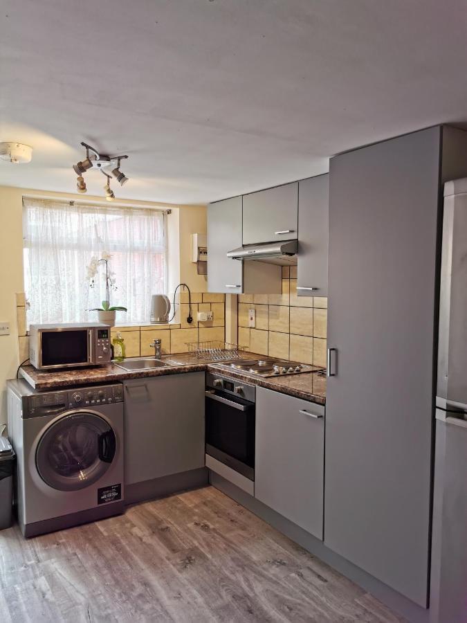 Palaz 1 - 2 Bedroom Garden Flat Edmonton Ngoại thất bức ảnh