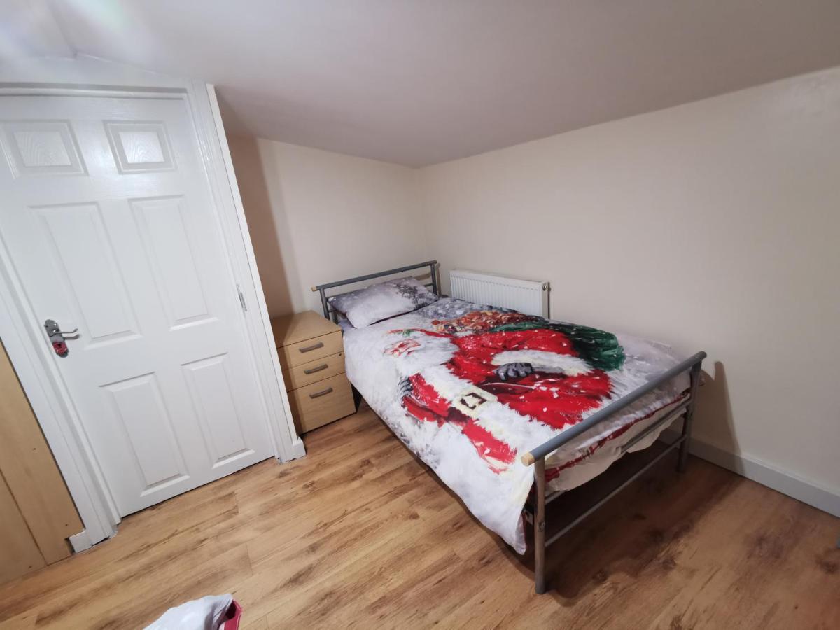 Palaz 1 - 2 Bedroom Garden Flat Edmonton Ngoại thất bức ảnh
