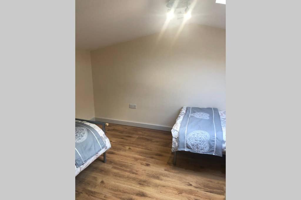 Palaz 1 - 2 Bedroom Garden Flat Edmonton Ngoại thất bức ảnh